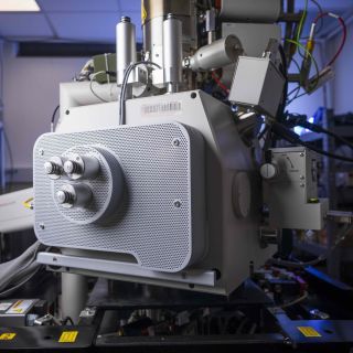 Photo Credit Matt Perko The ultrafast scanning electron microscope in the Bolin Liao lab